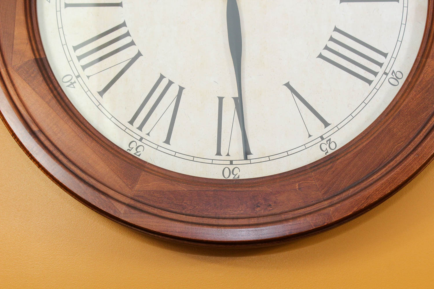 Howard Miller Gallery Wall Clock