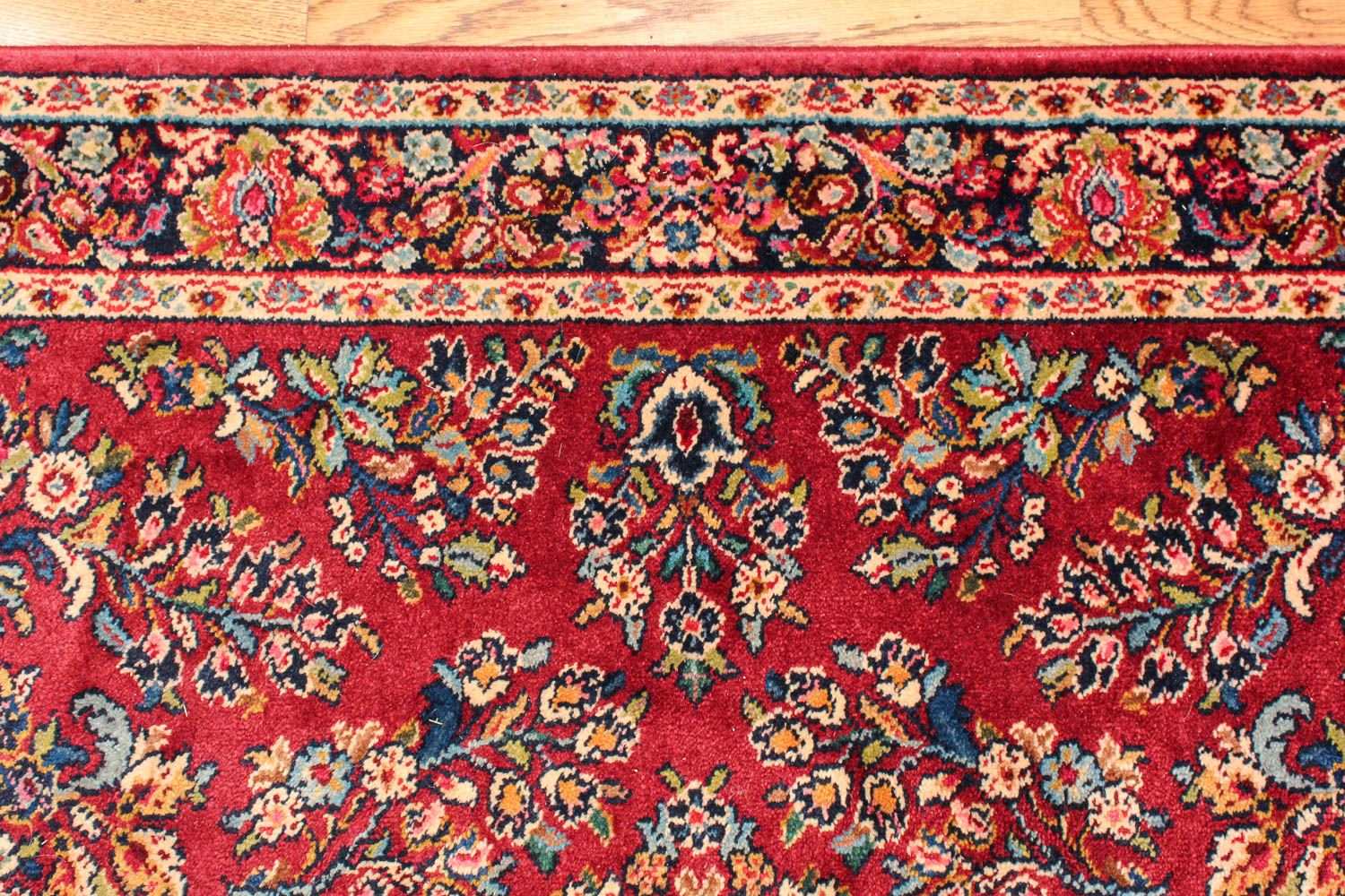 Machine Woven Persian-Style Wool Accent Rug