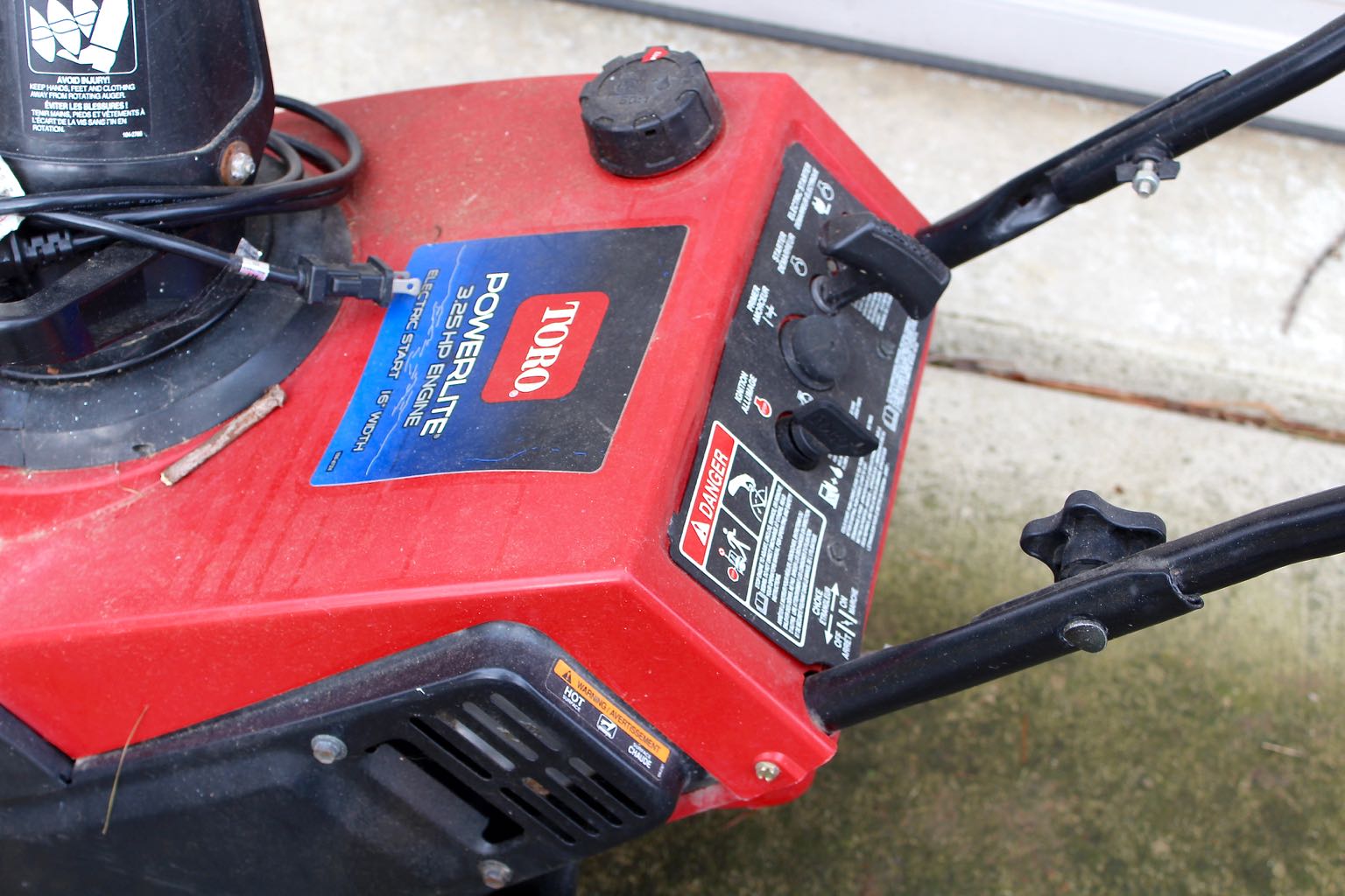 Toro "Powerlite" 3.25HP Electric Start Snow Blower