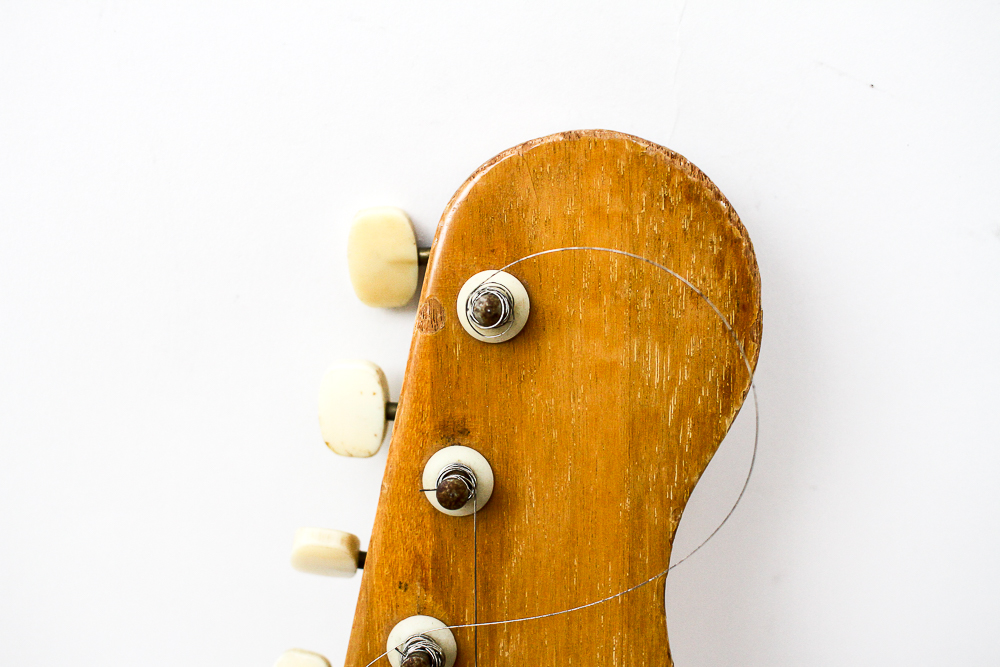 1960s Maxitone Claw Shape Electric Guitar in Black