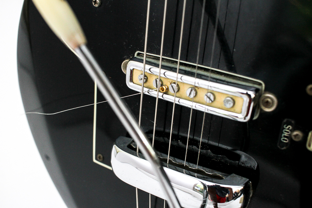 1960s Maxitone Claw Shape Electric Guitar in Black