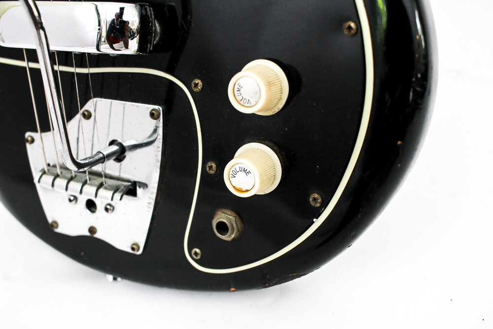 1960s Maxitone Claw Shape Electric Guitar in Black