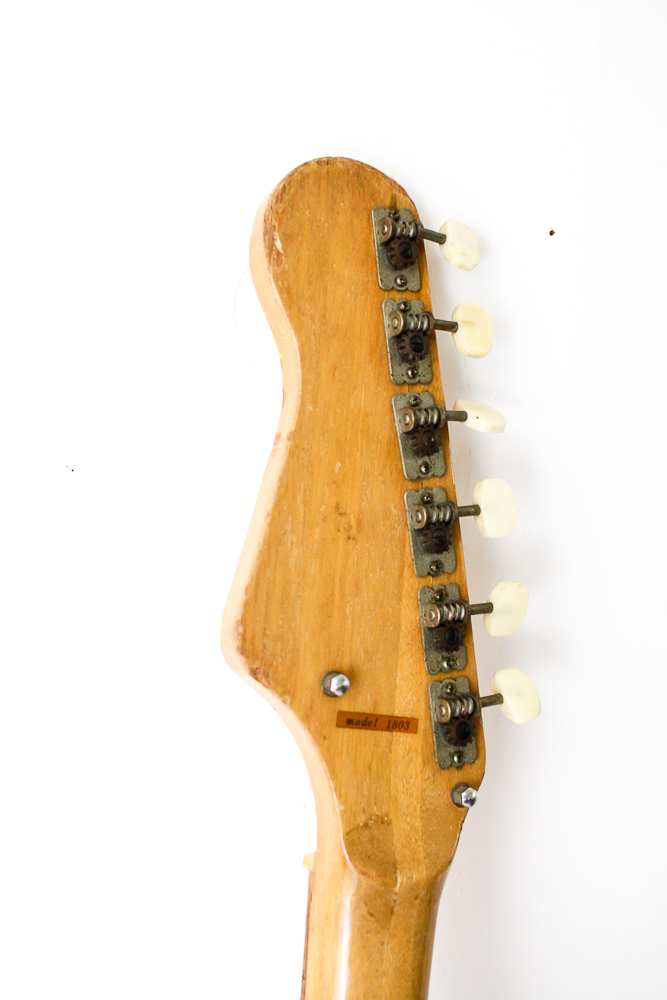 1960s Maxitone Claw Shape Electric Guitar in Black