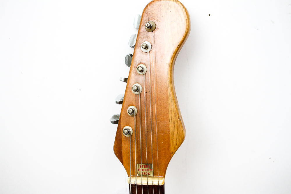 Vintage Zenon Victoria Style Electric Guitar in Red