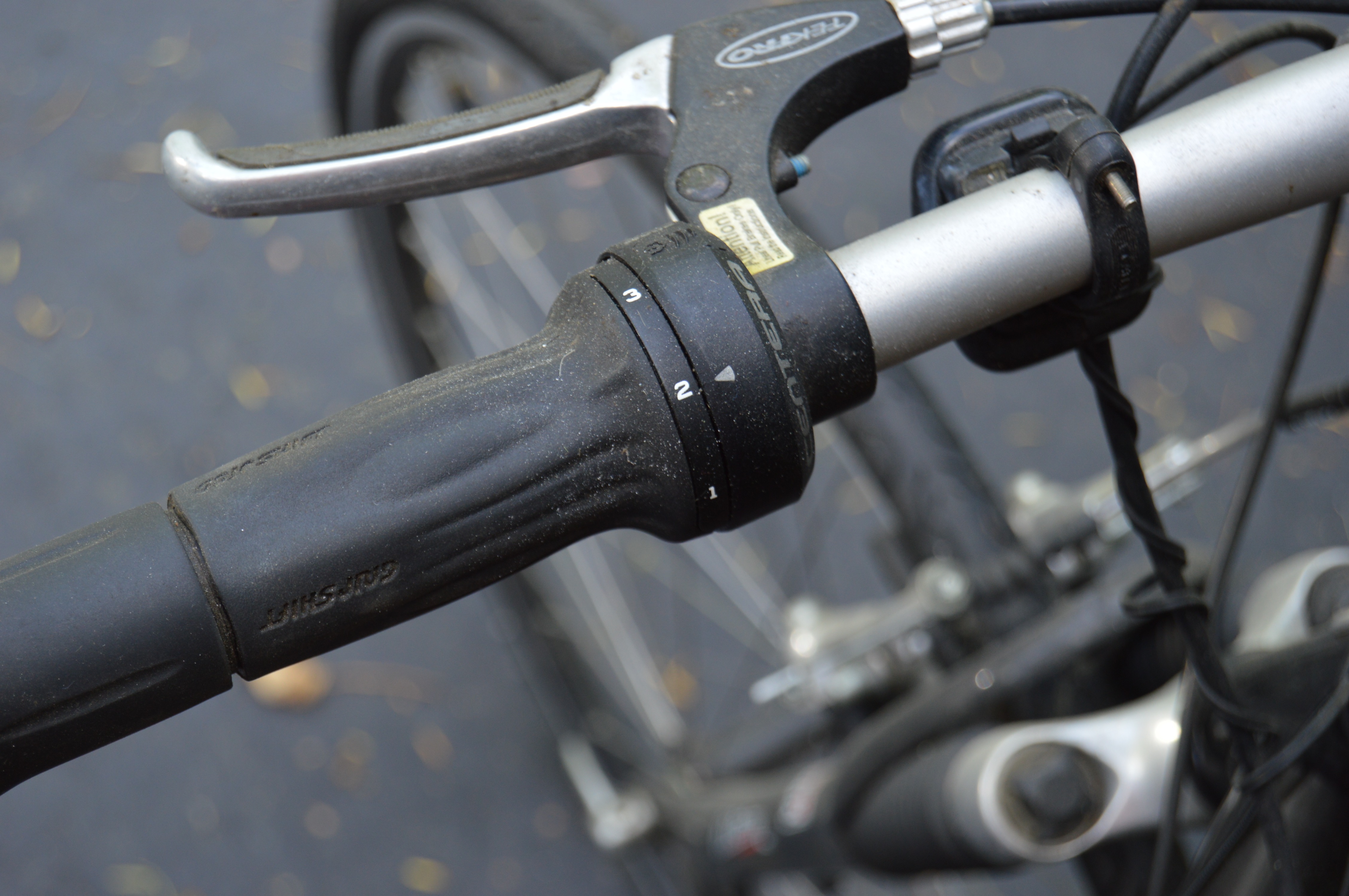 Giant "Cypress" Men's Hybrid Bike