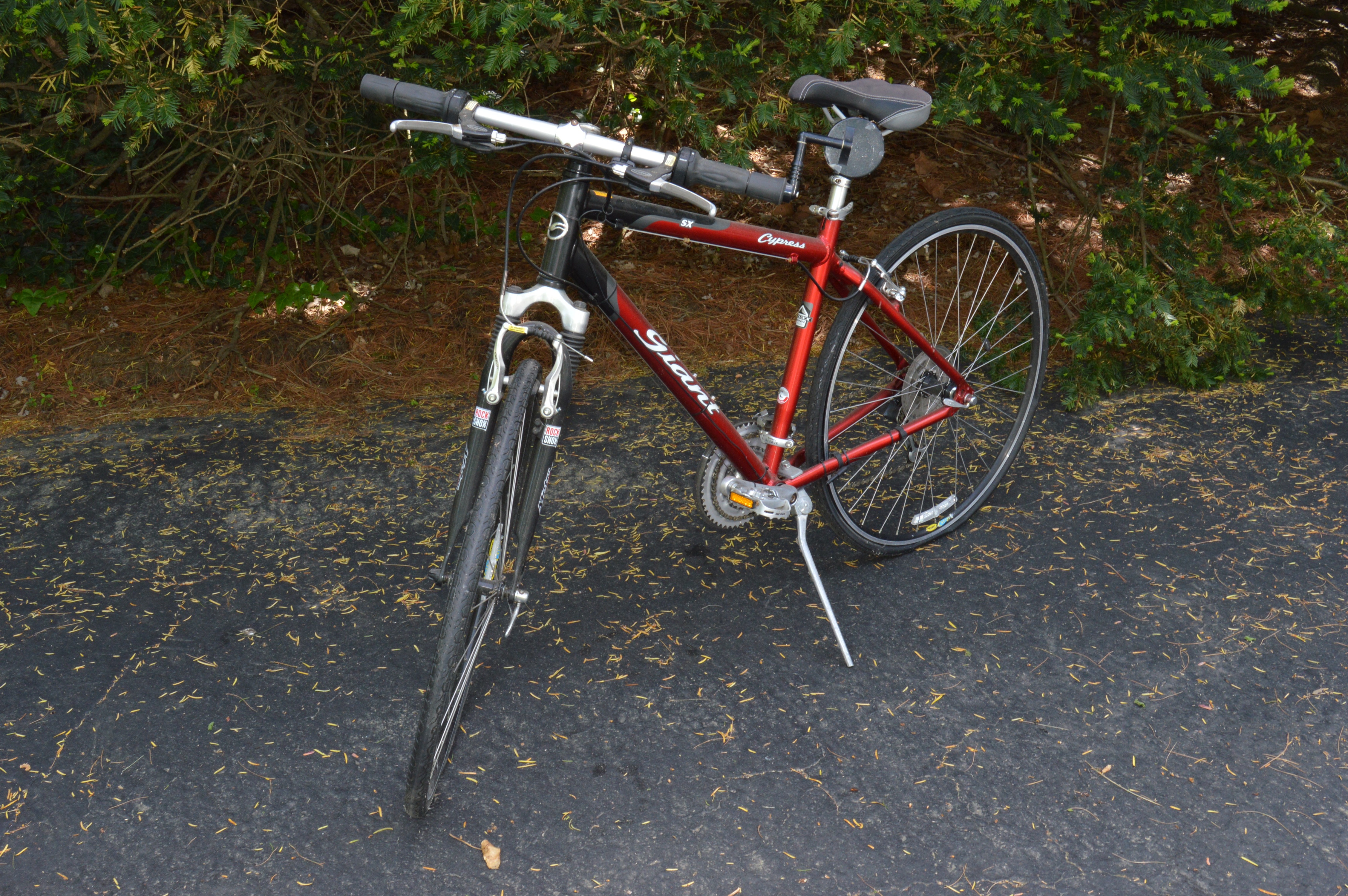 Giant "Cypress" Men's Hybrid Bike