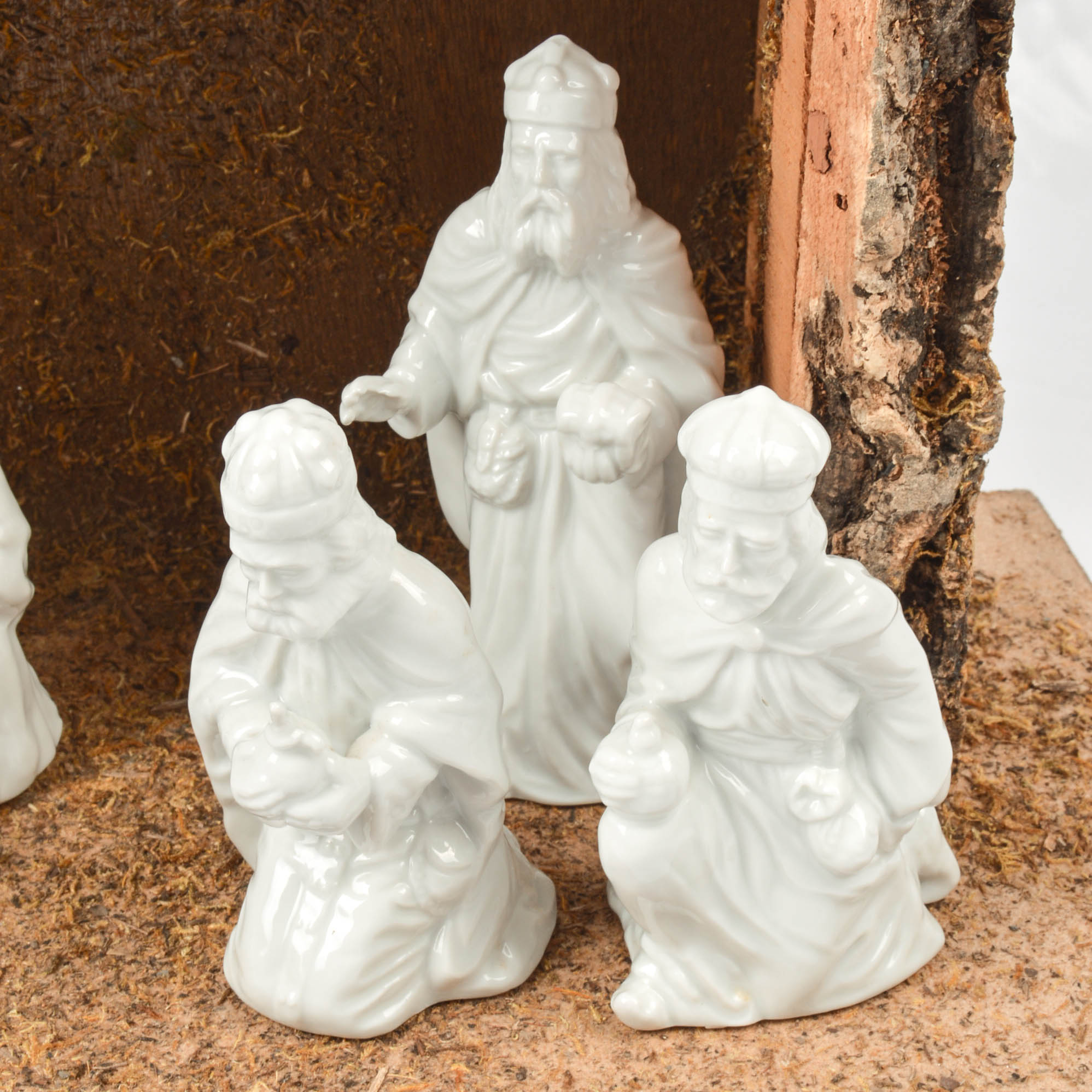 Fitz and Floyd White Porcelain Nativity Set and Creche