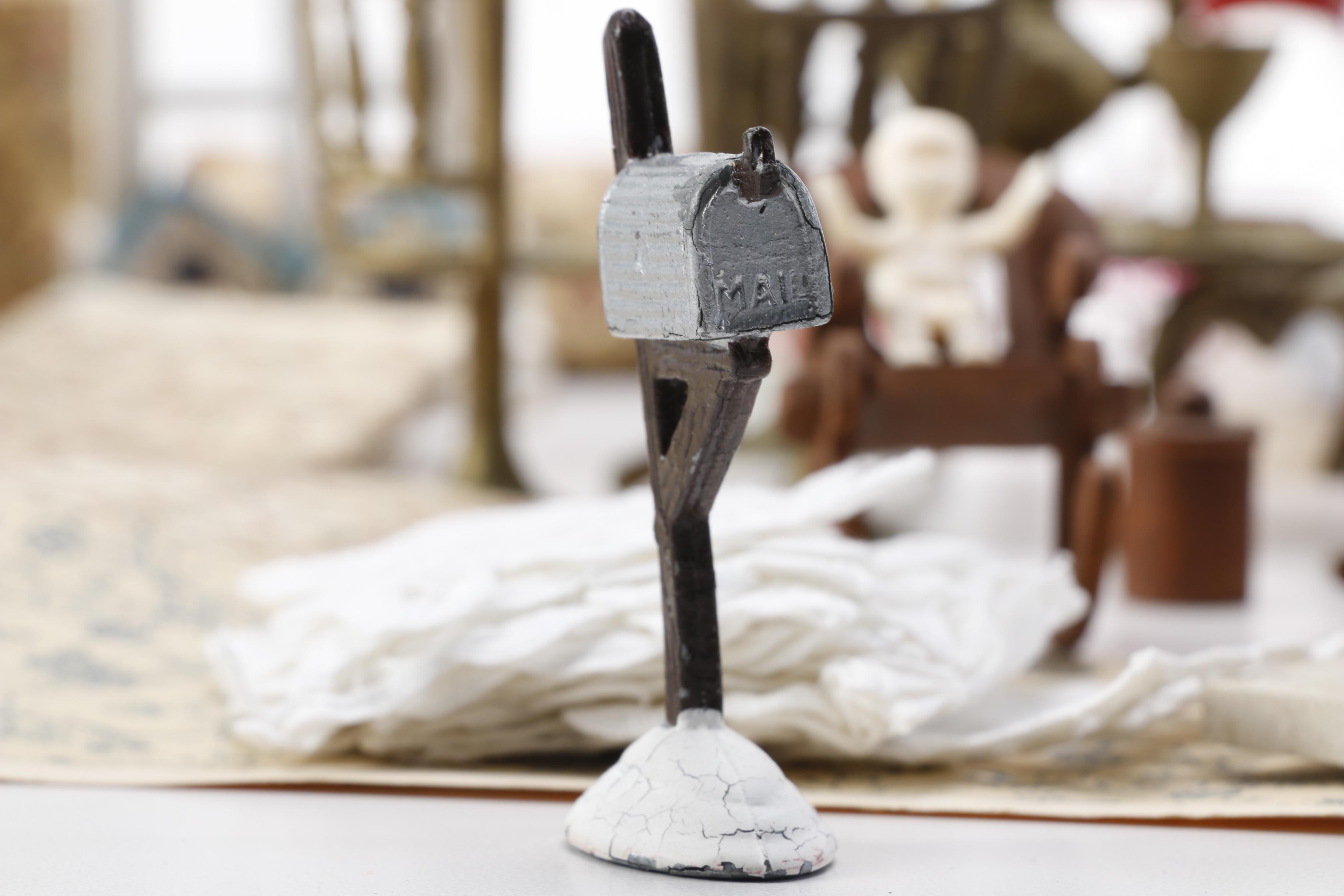 Miniature Dollhouse Accessories