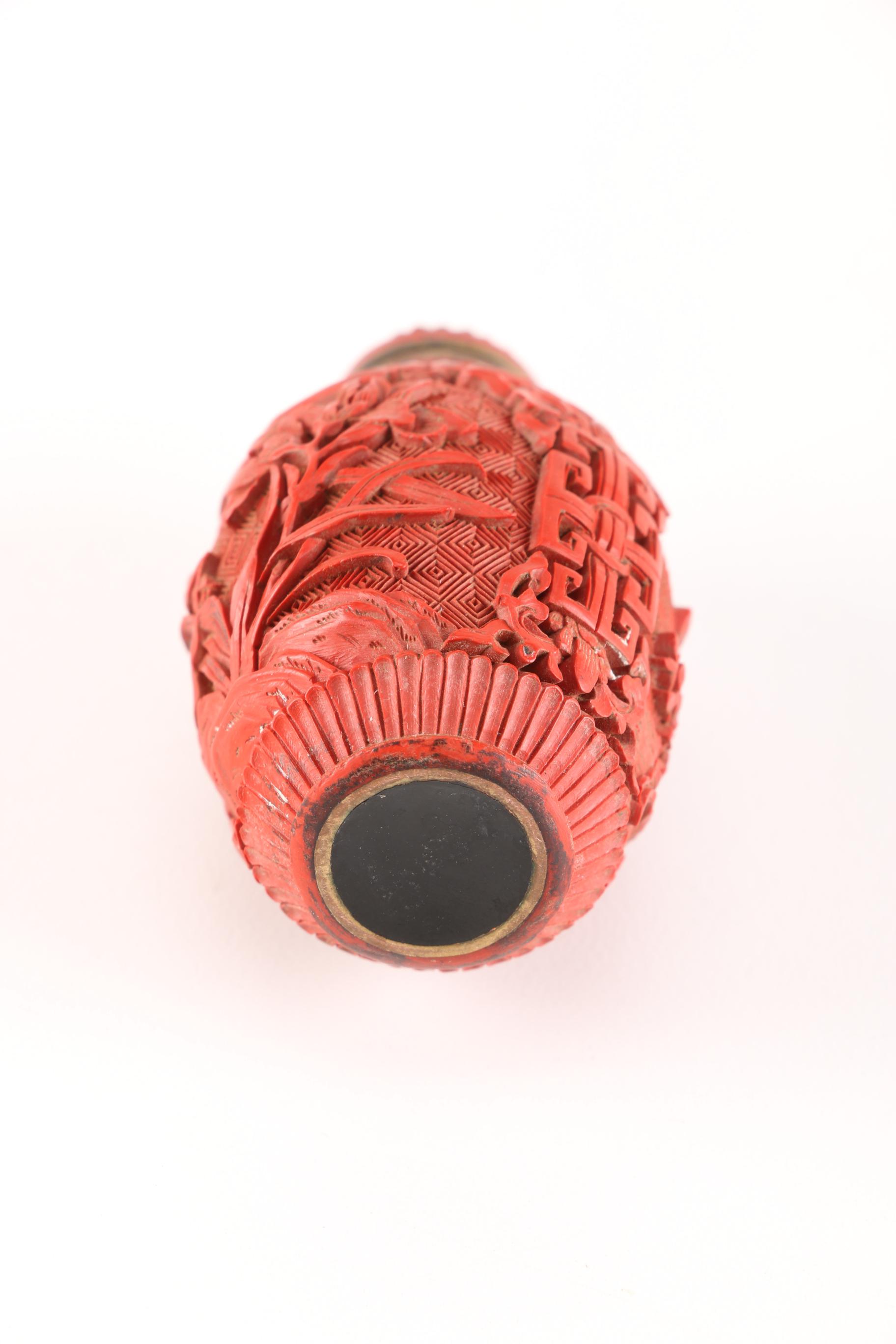 Cinnabar Lacquer Snuff Bottle