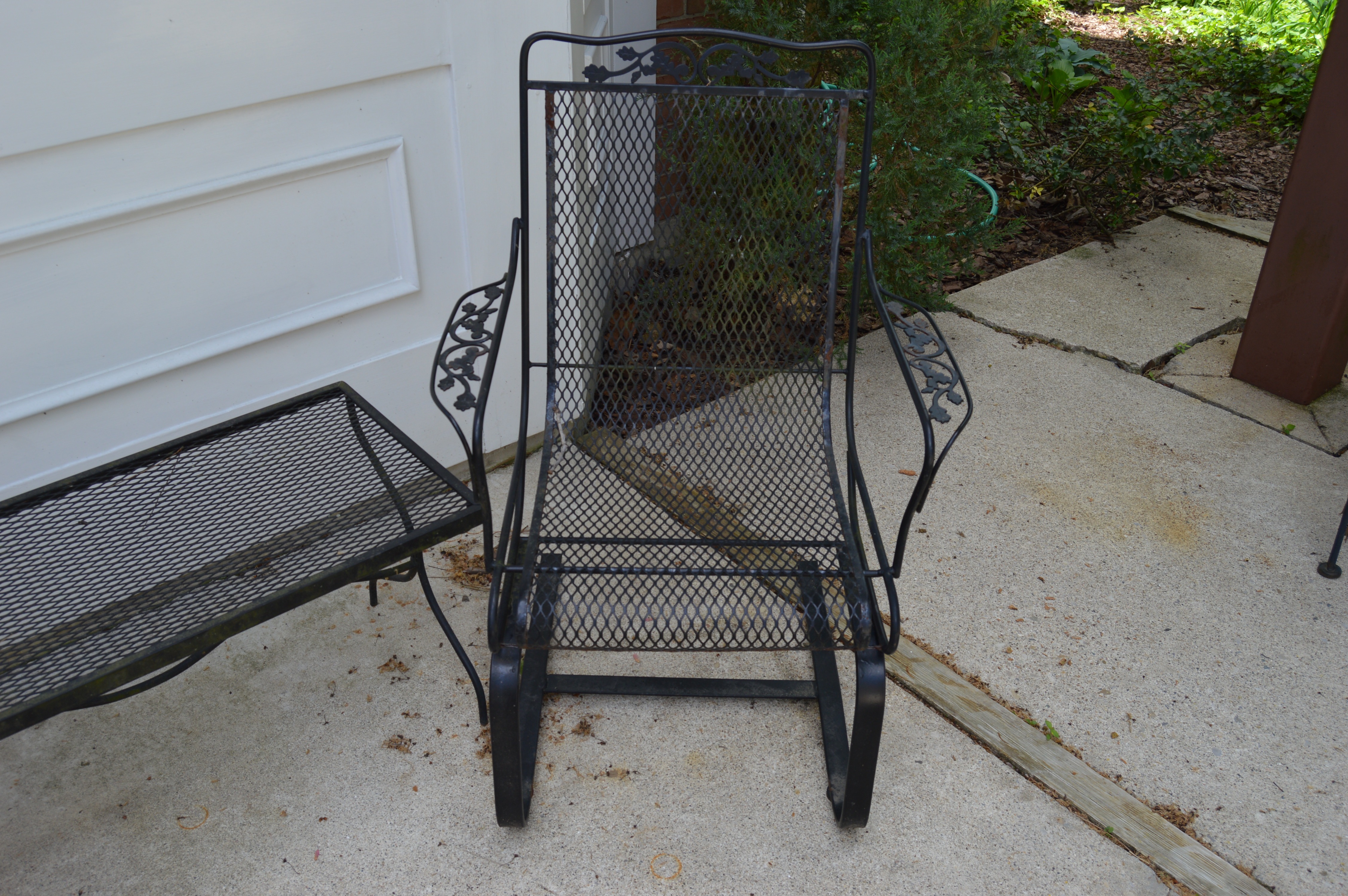 Metal Patio Chairs and Side Table