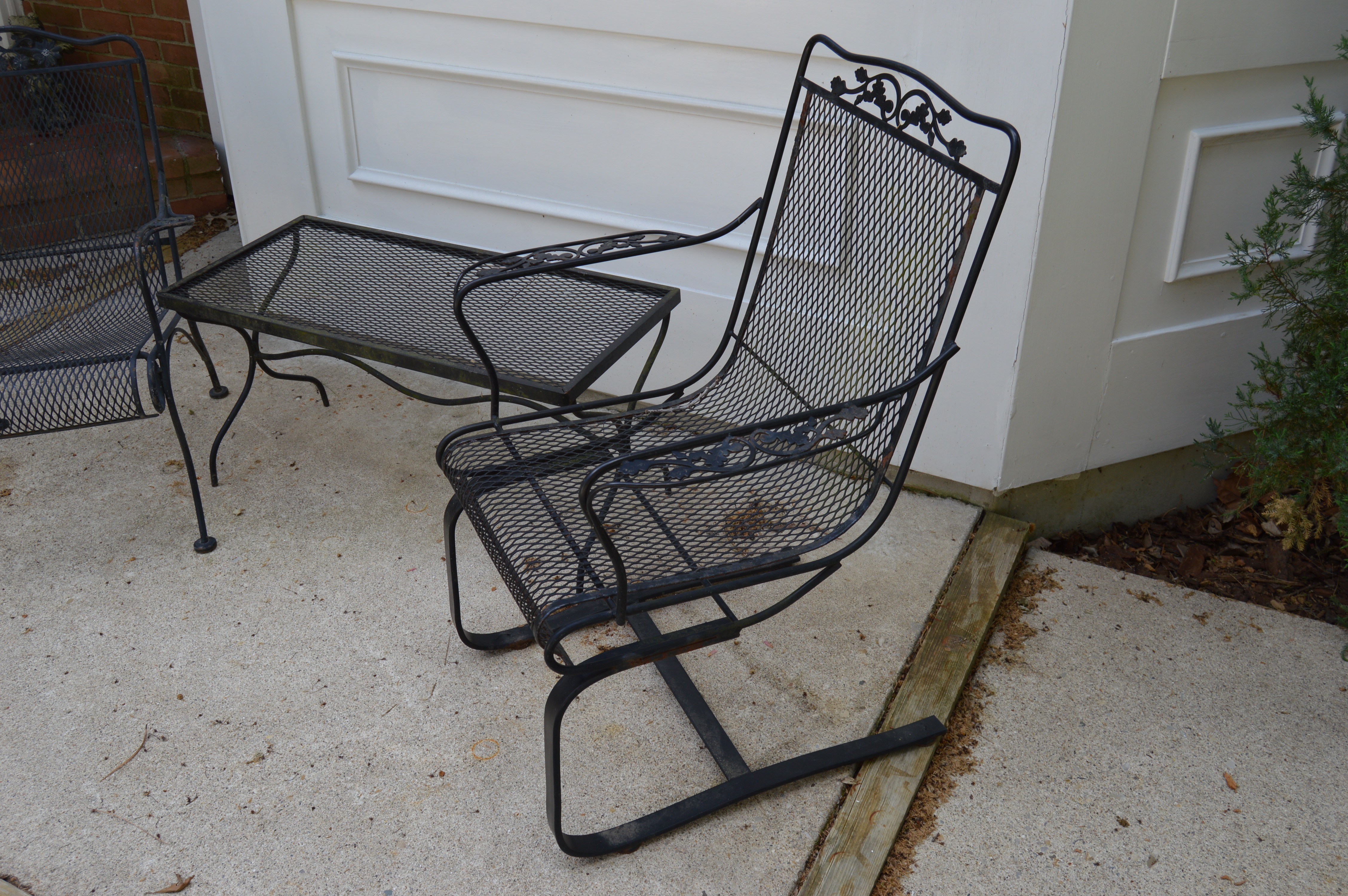 Metal Patio Chairs and Side Table
