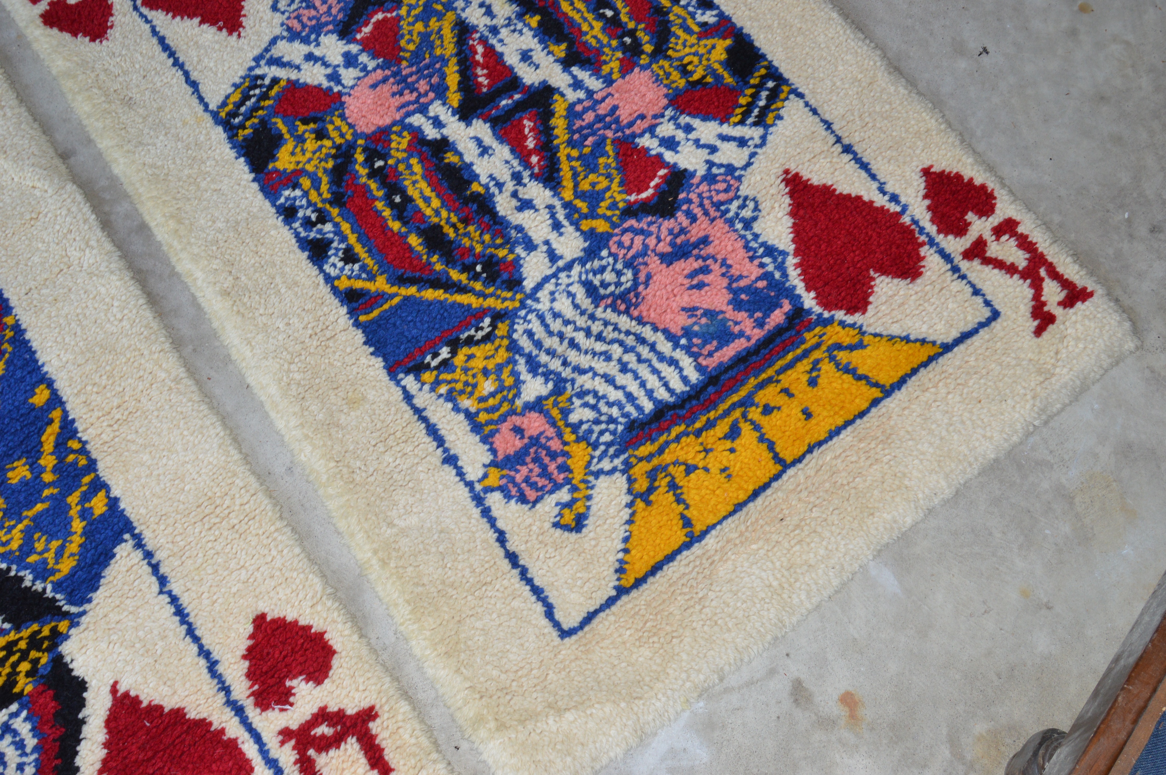 Queen and King of Hearts Vintage Latch-Hook Rugs by Shillcraft