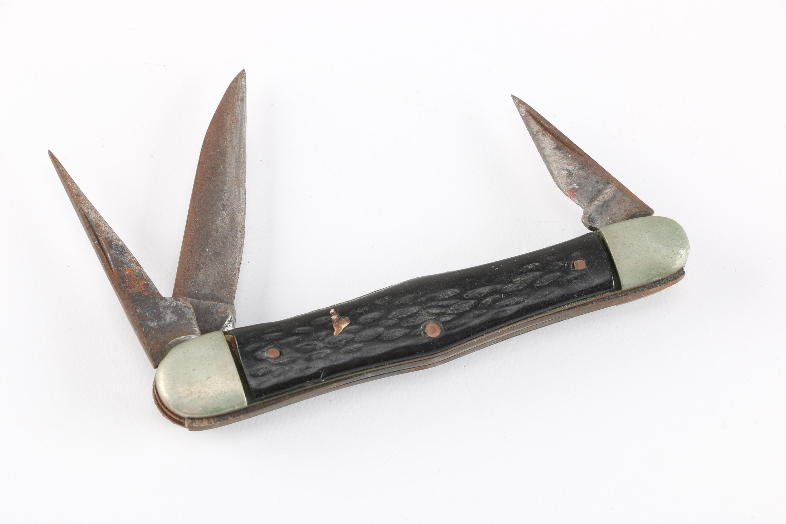 Utility Pocket Knives Featuring Winchester