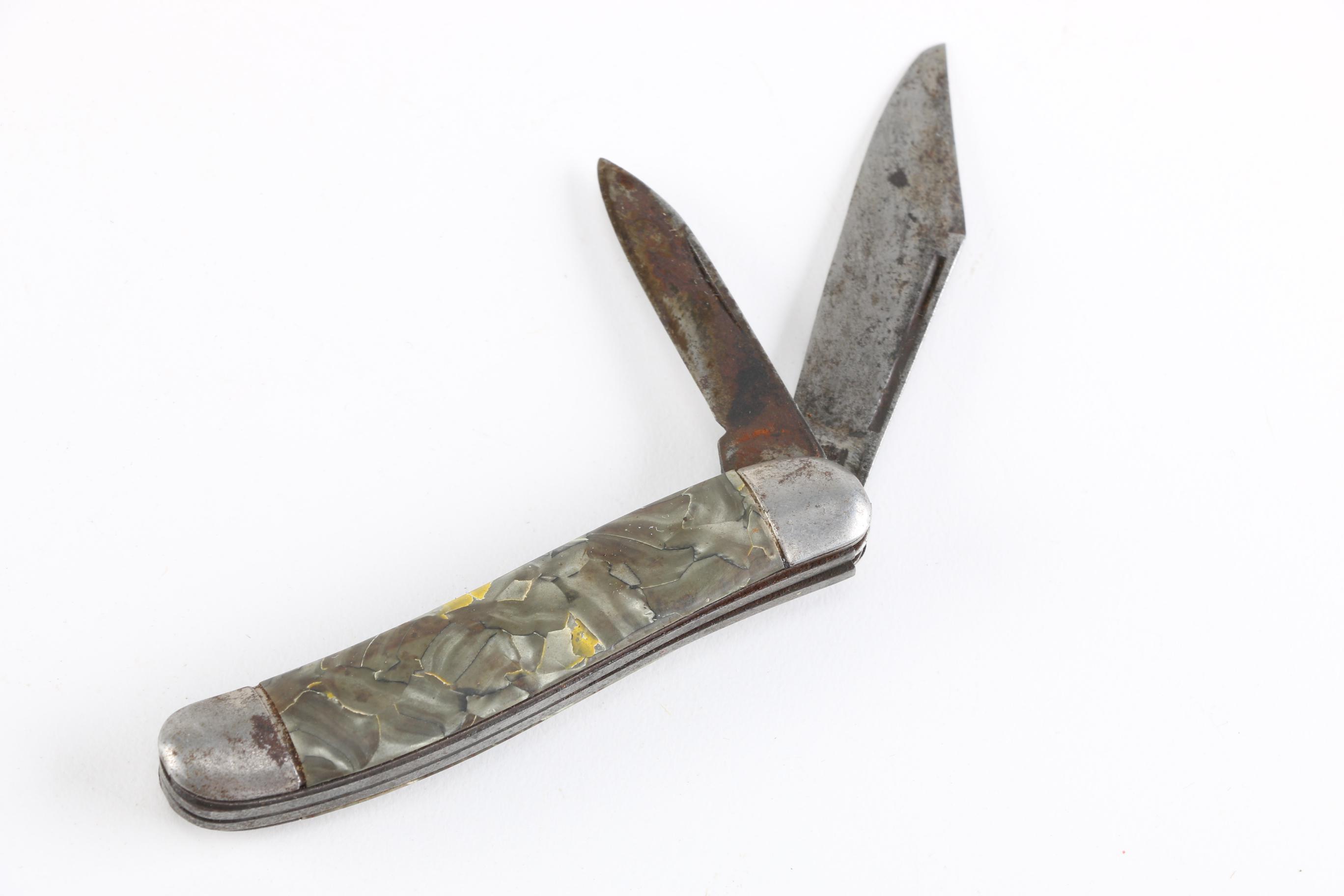 Utility Pocket Knives Featuring Winchester