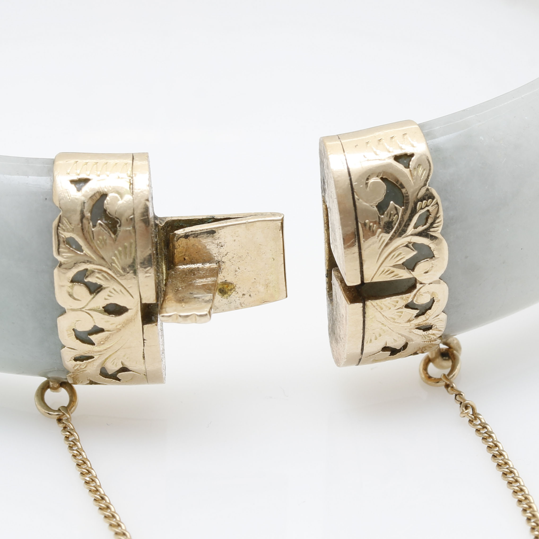 14K Yellow Carved Jadeite Hinged Bangle