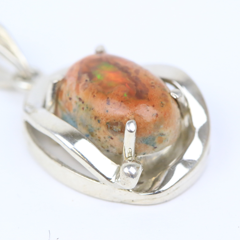 950 Silver and Boulder Opal Pendant Necklace