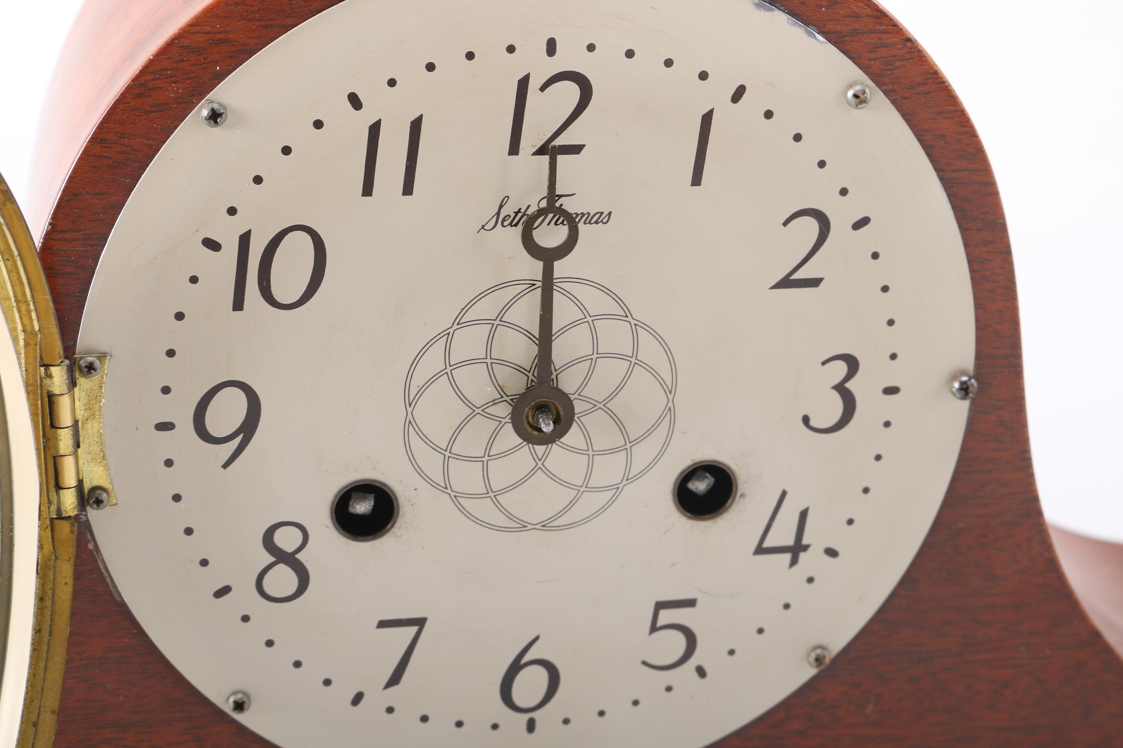 Circa 1956 Seth Thomas "Lynton 2W" Mantel Clock