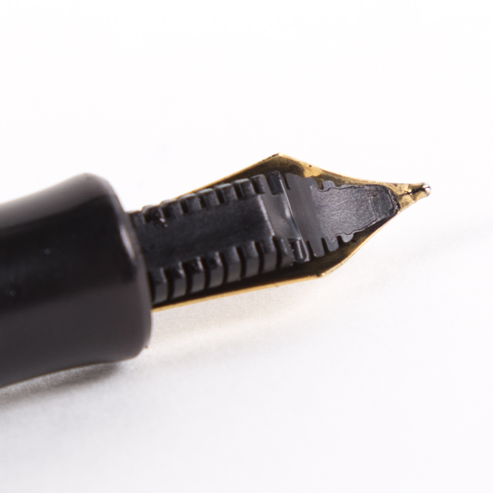 Vintage Magenta and Black Self-Filling Ero Pen