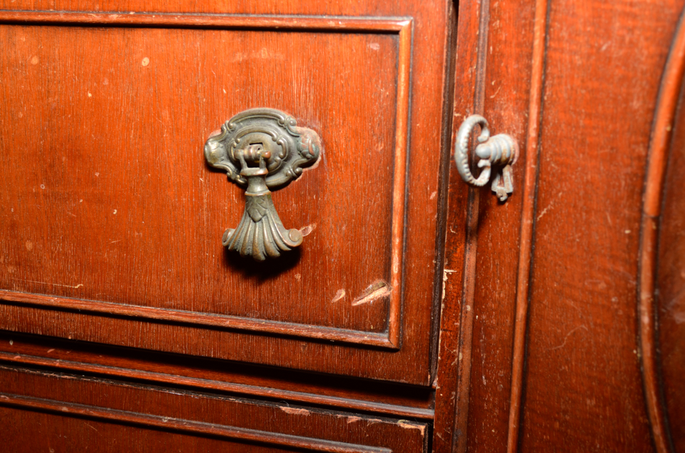 Vintage Hepplewhite Style Mahogany China Cabinet