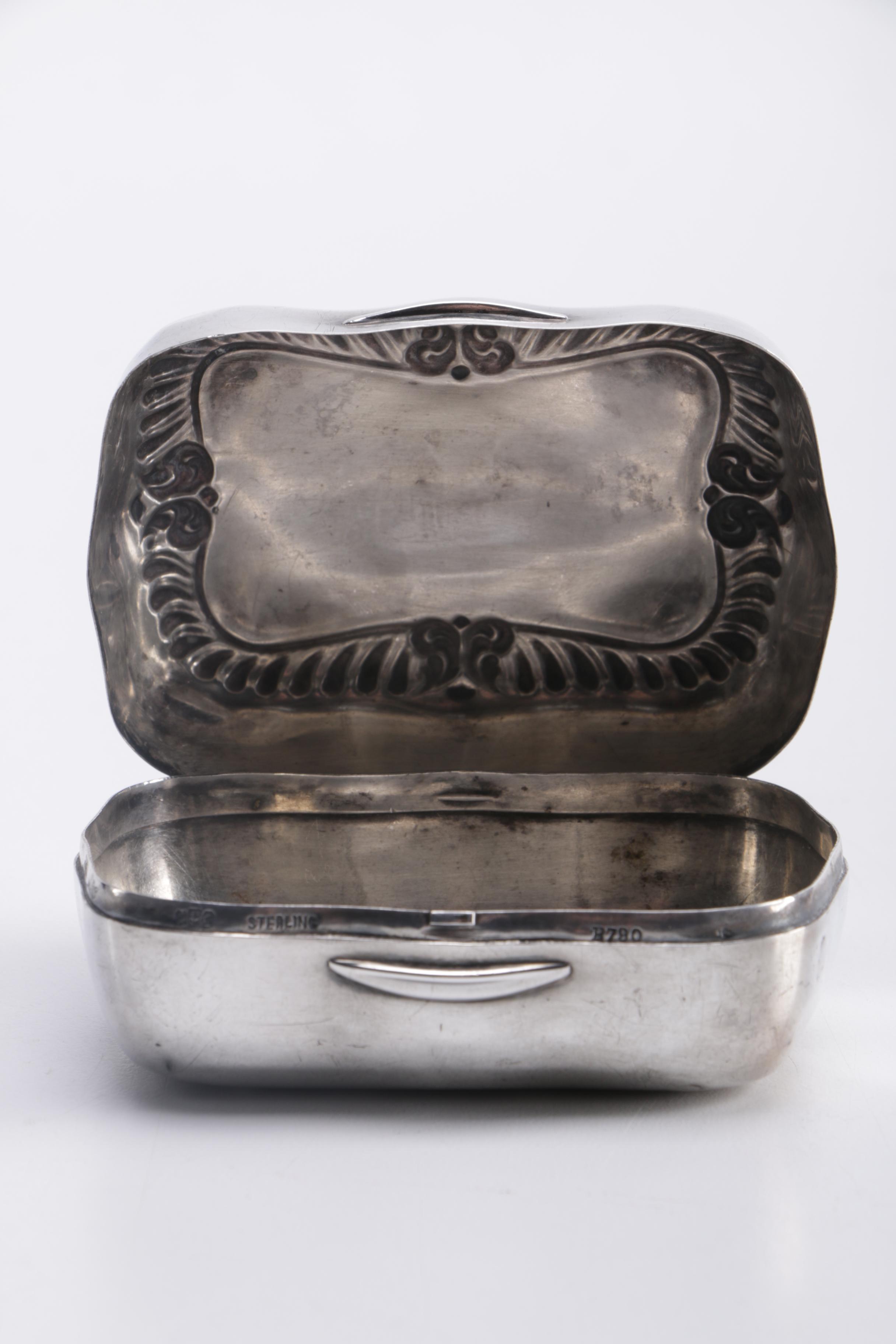 Sterling Silver Vanity Accessories Featuring La Pierre Mfg. Co.