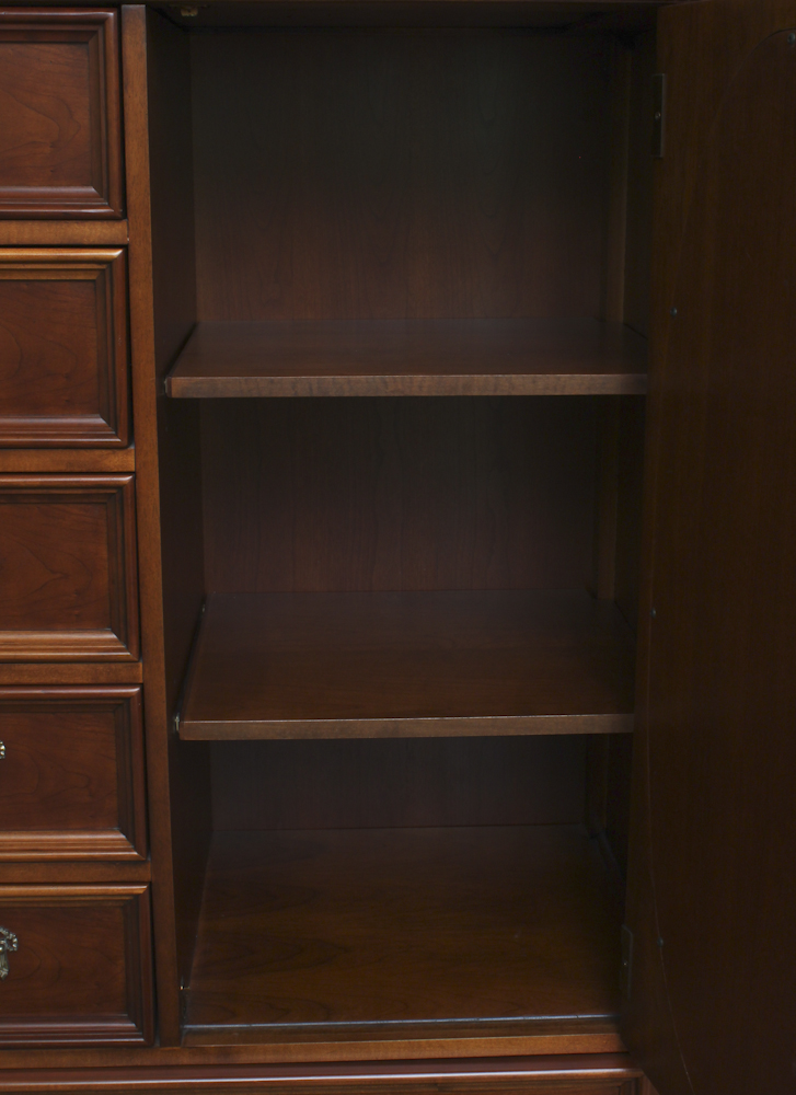 Lexington Furniture "Lynn Hollyn" Chest of Drawers With Mirror