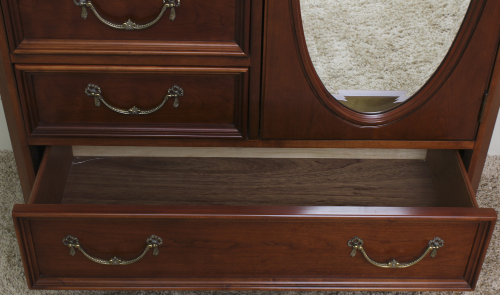 Lexington Furniture "Lynn Hollyn" Chest of Drawers With Mirror