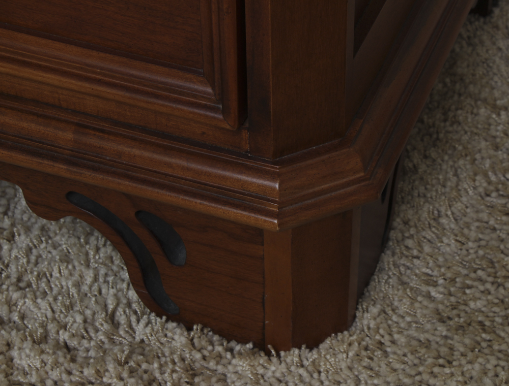 Lexington Furniture "Lynn Hollyn" Chest of Drawers With Mirror