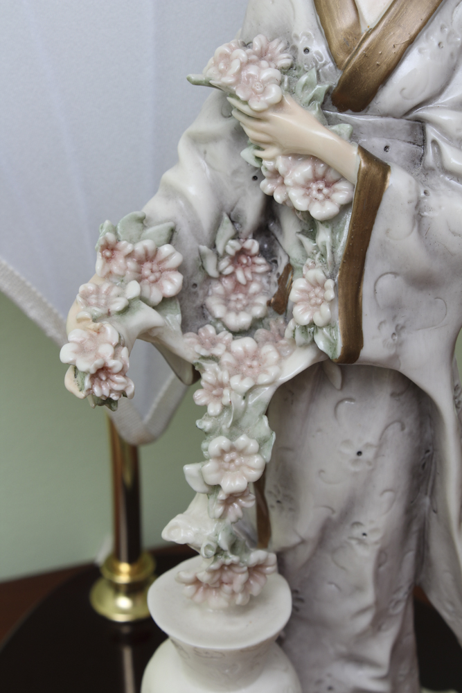 Guiseppe Armani Porcelain Japanese Woman Table Lamp