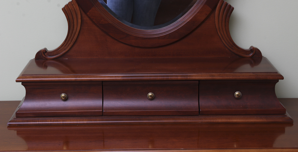 Lexington Furniture "Lynn Hollyn at Home" Dresser With Mirror