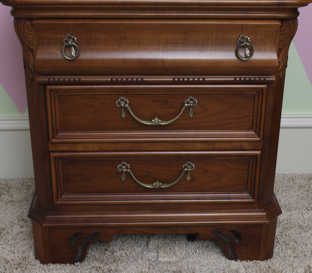 Lexington Furniture "Lynn Hollyn at Home" Nightstands