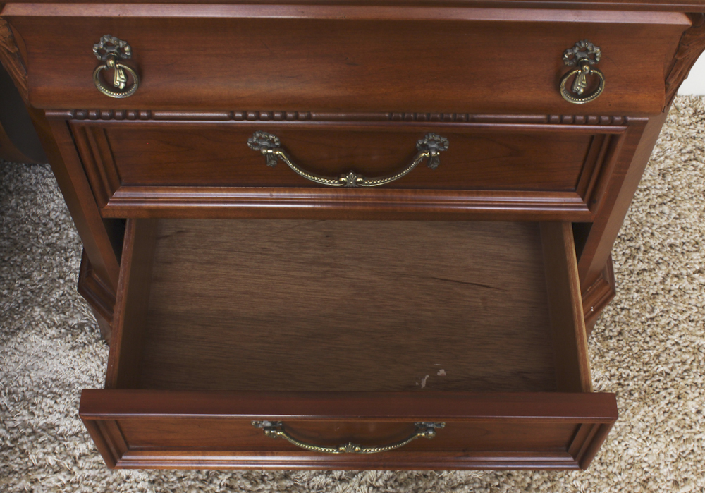 Lexington Furniture "Lynn Hollyn at Home" Nightstands