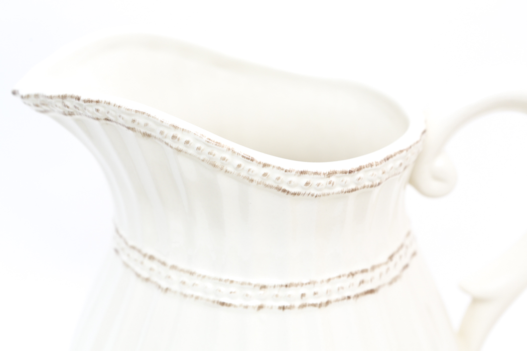 A Set of Serving Ware by Home Interiors