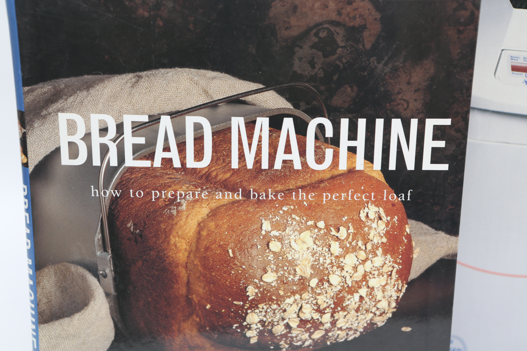 Toastmaster Horizontal 2 LB Bread Maker