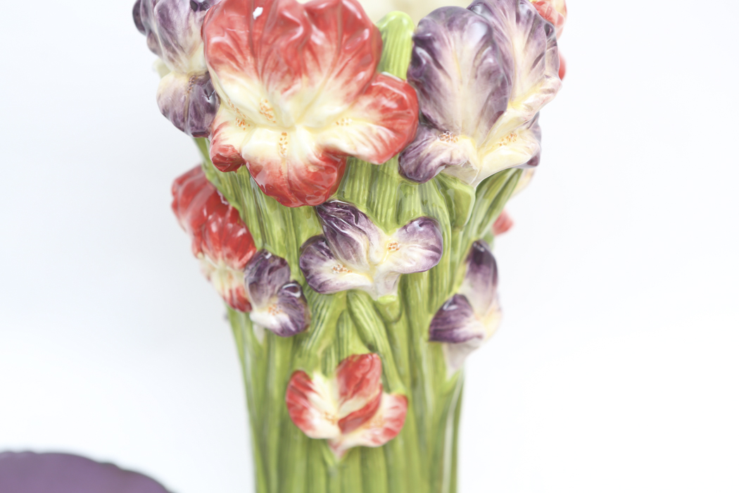 Flower Vase and Three Decorative Plates by Home Interiors