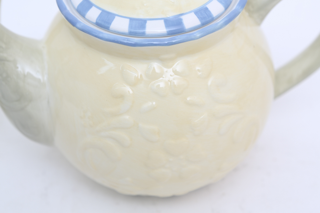 Two Tea Pots "Apple Orchard" Collection and "Country Inn" Collection