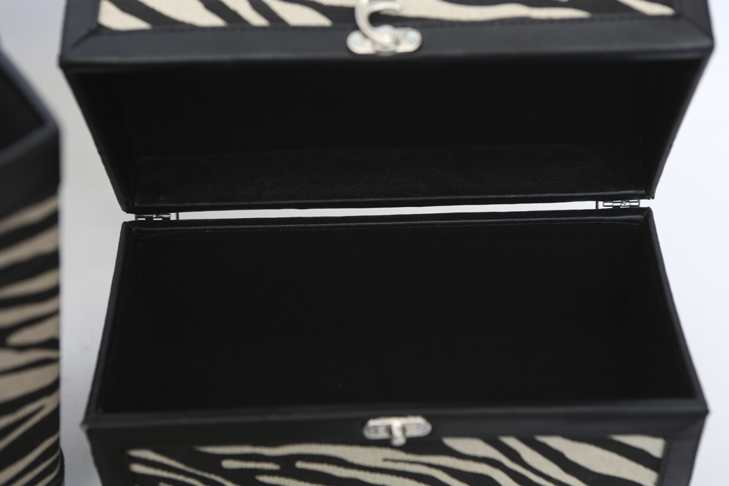 Selection of Safari Inspired Accessories and Decorative Plates