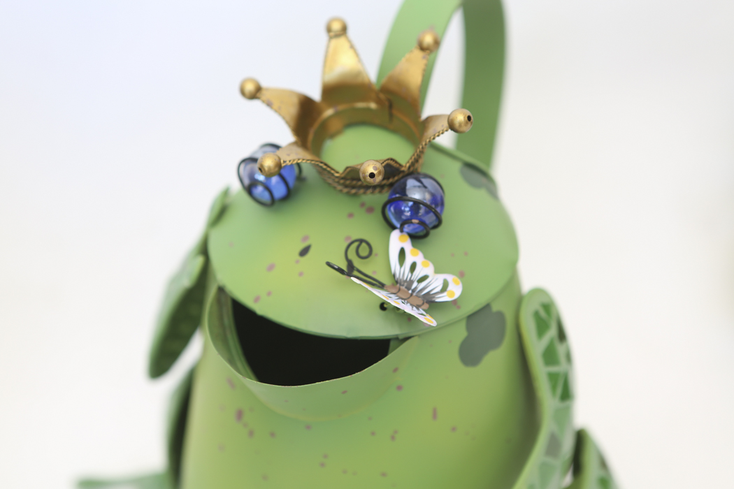 Assortment of Garden Items by Home Interiors