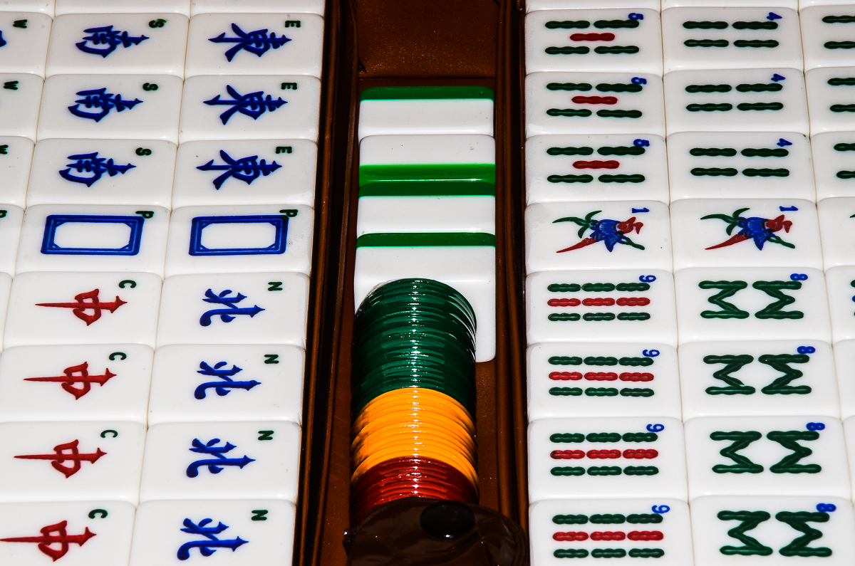 Majong Game Set with Carrying Case