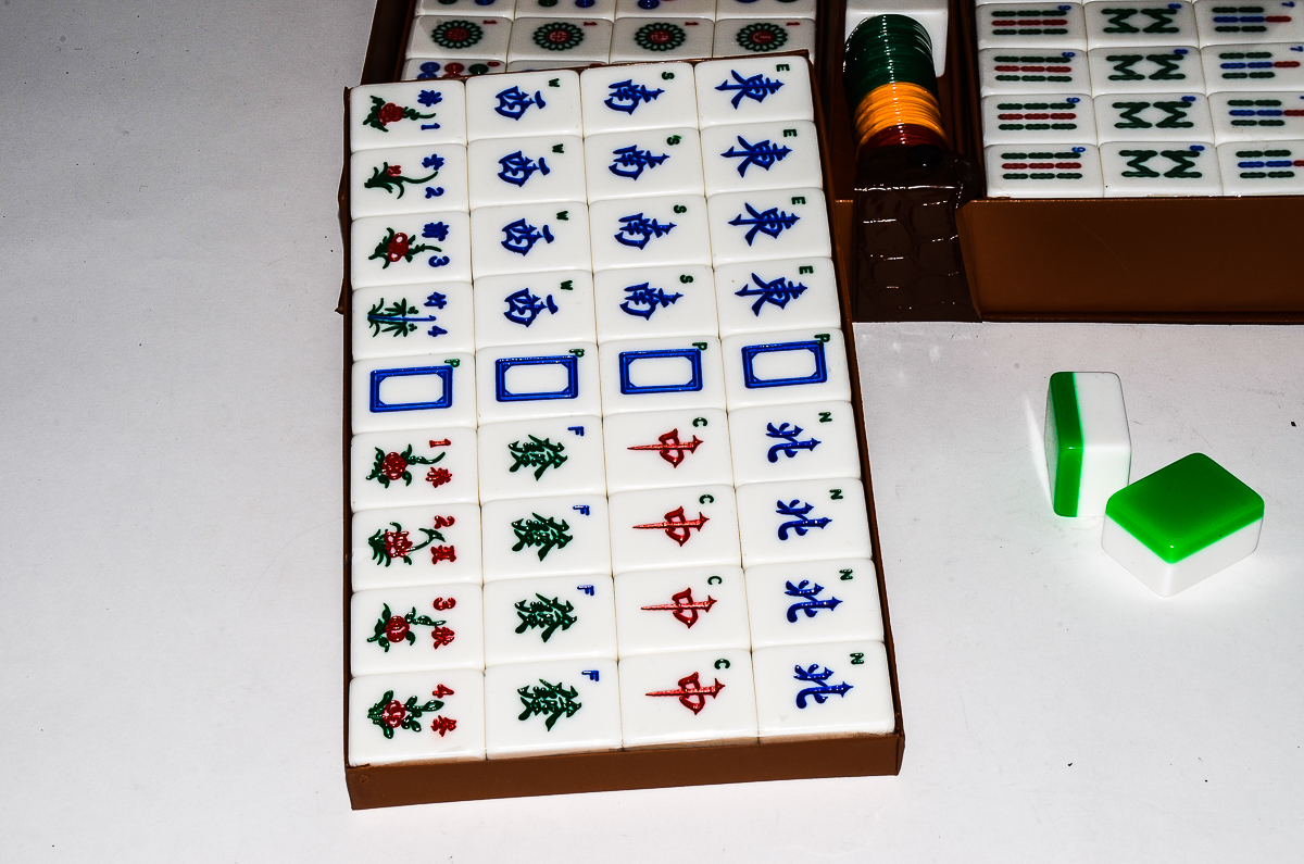 Majong Game Set with Carrying Case