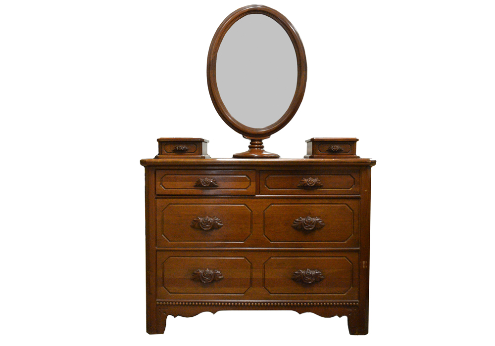 Davis Cabinet Company Dresser with Mirror