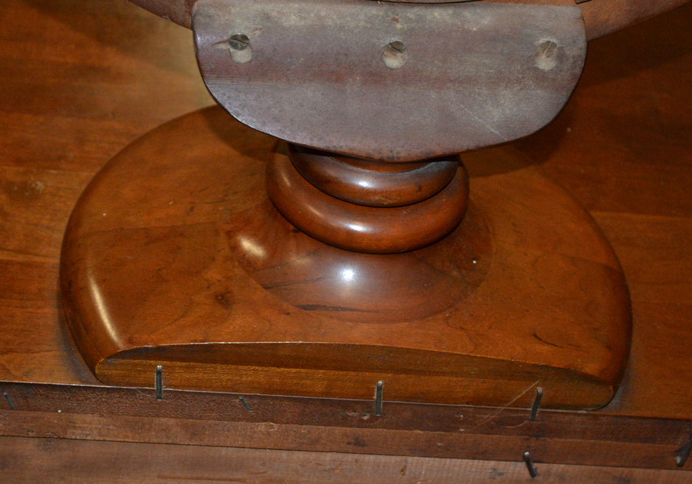 Davis Cabinet Company Dresser with Mirror