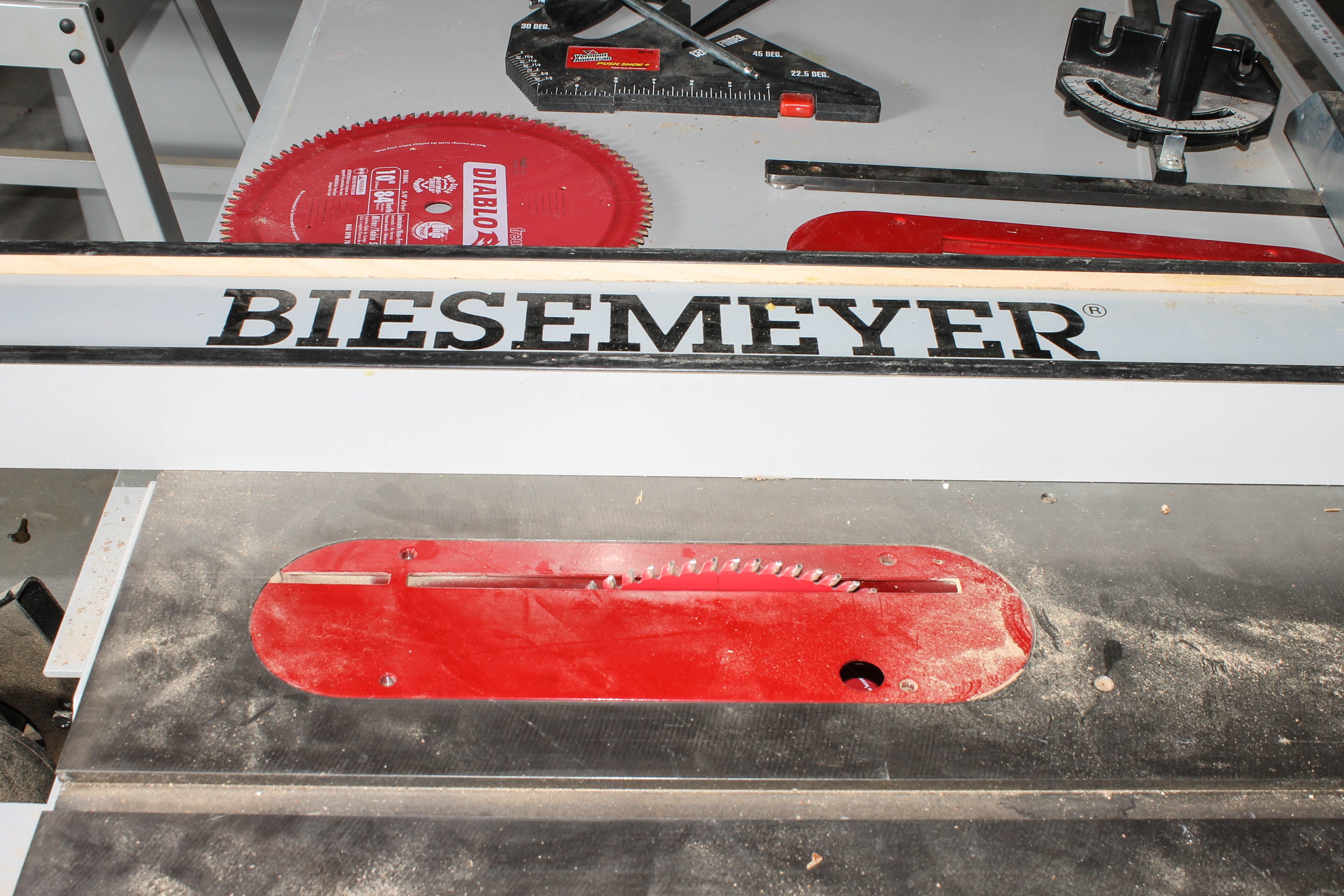 Delta 10'' Table Saw with Commercial Fencing System