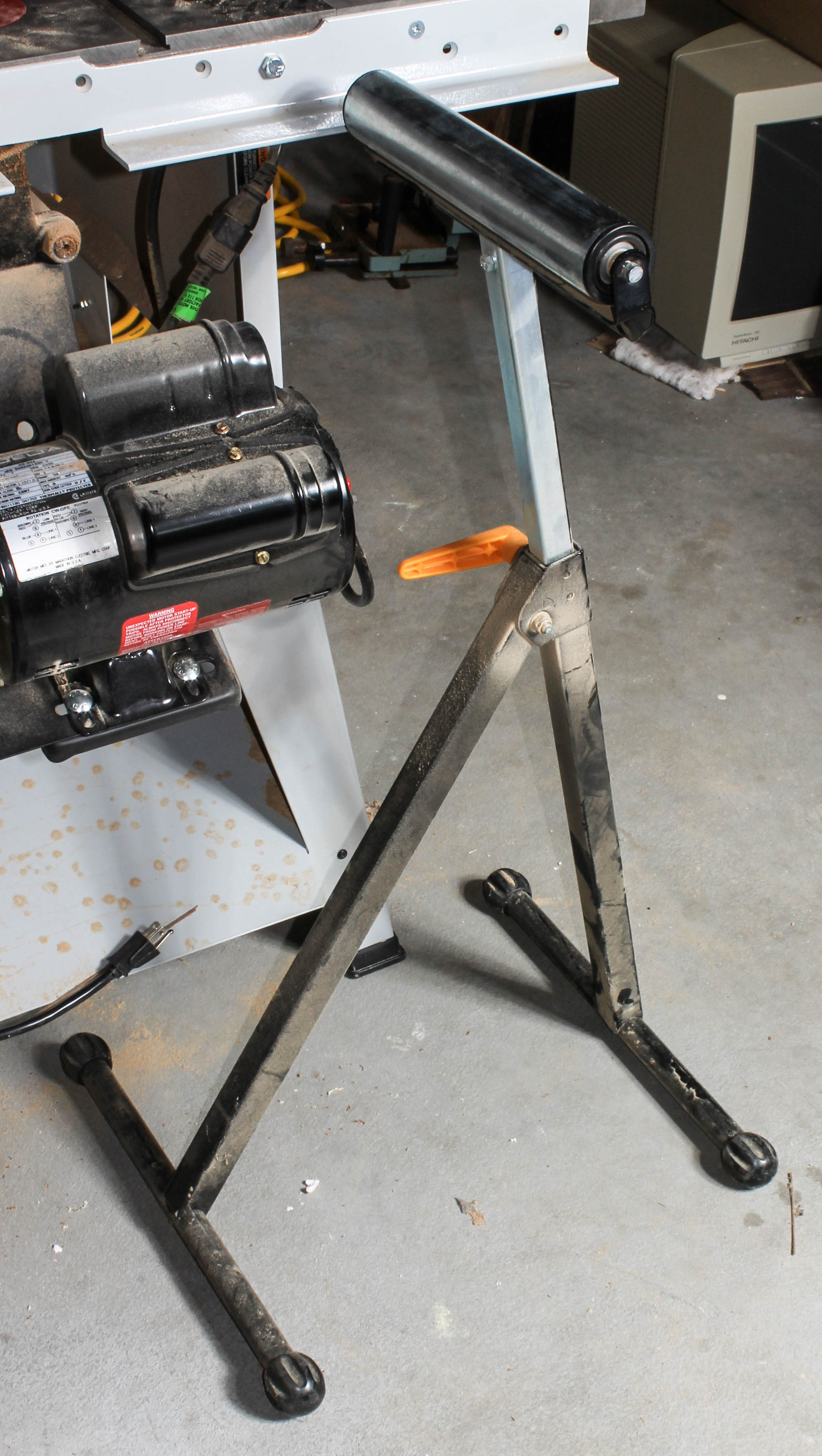 Delta 10'' Table Saw with Commercial Fencing System