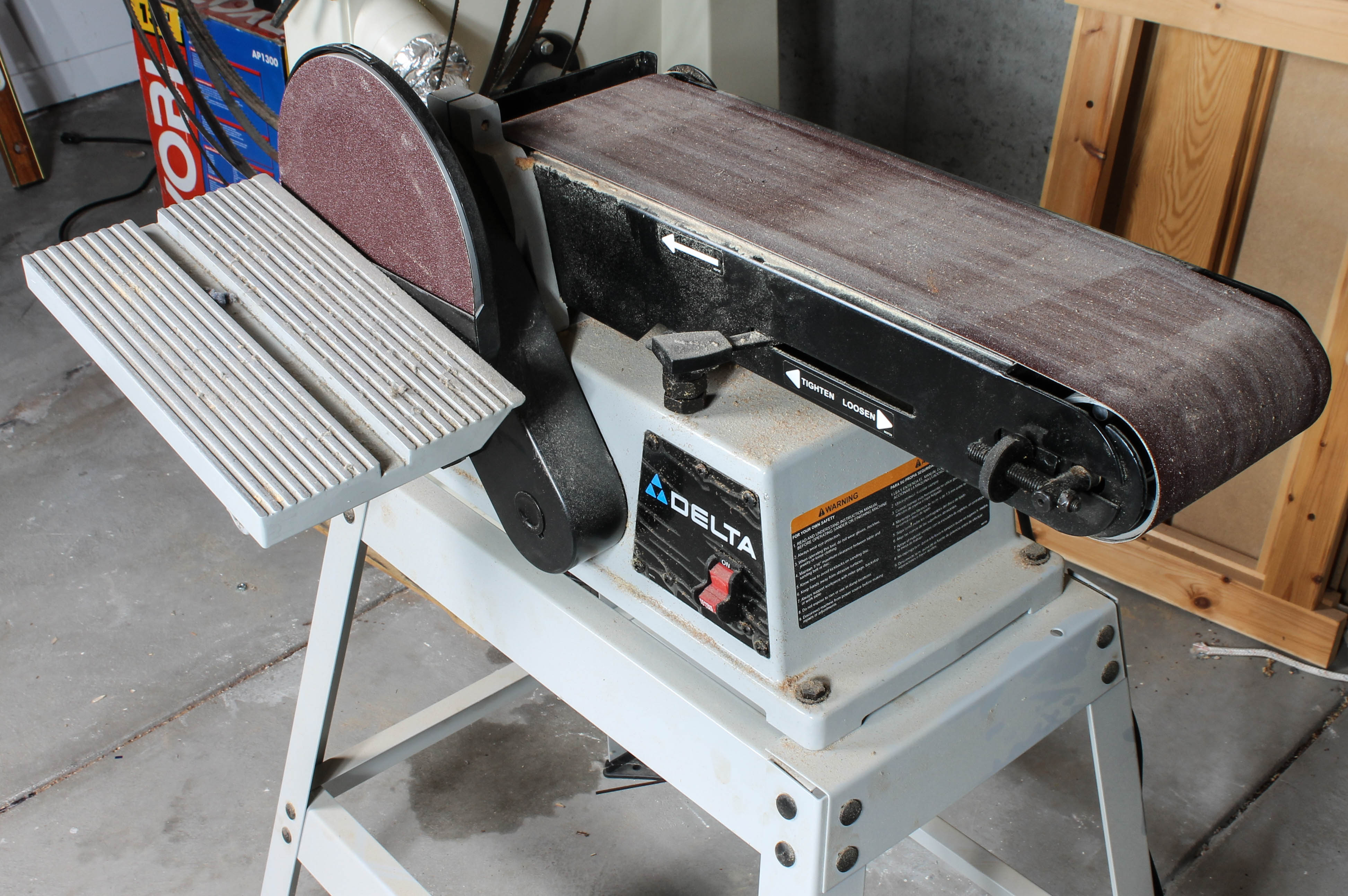 Delta Sanding Table with Stand
