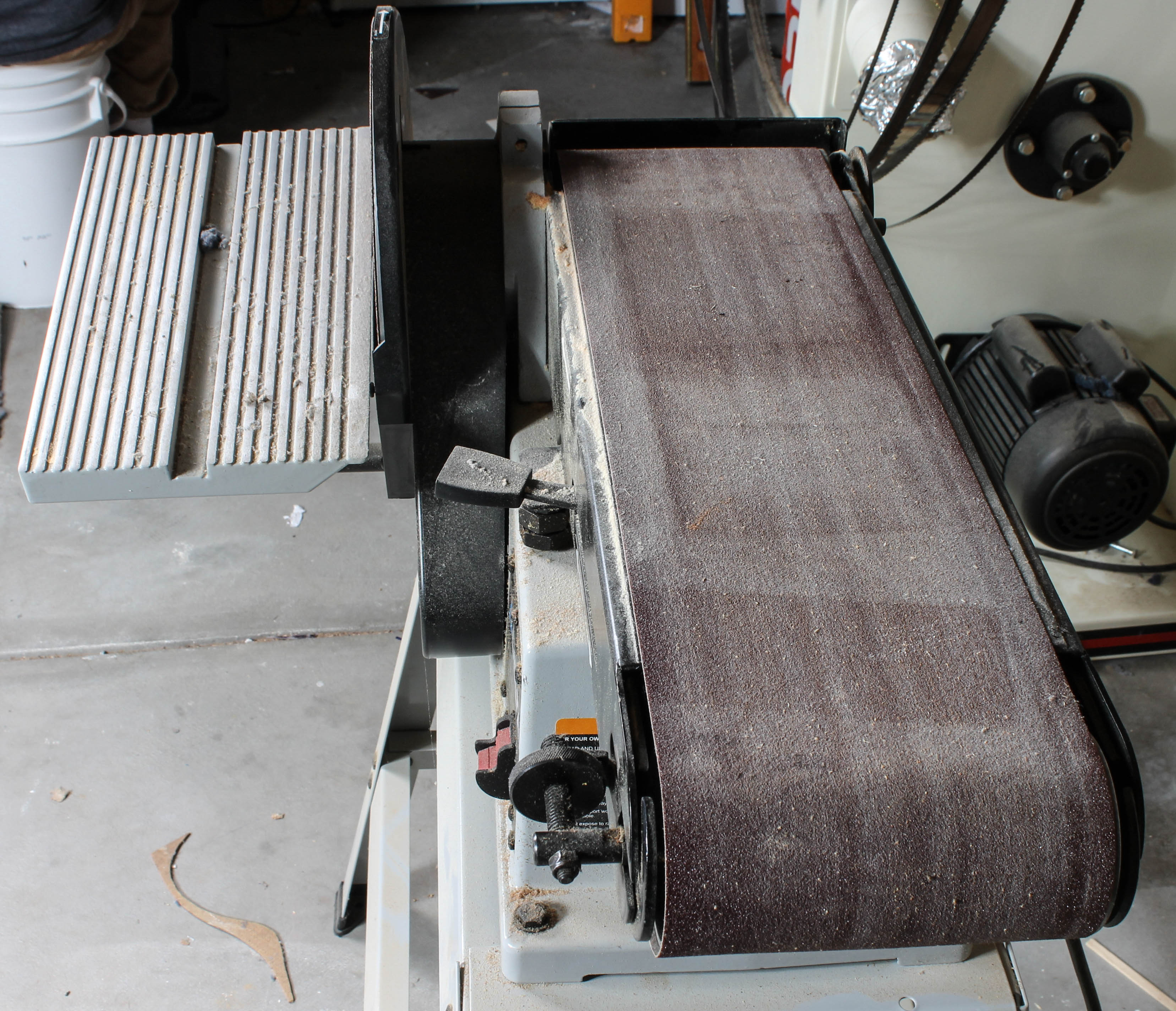 Delta Sanding Table with Stand