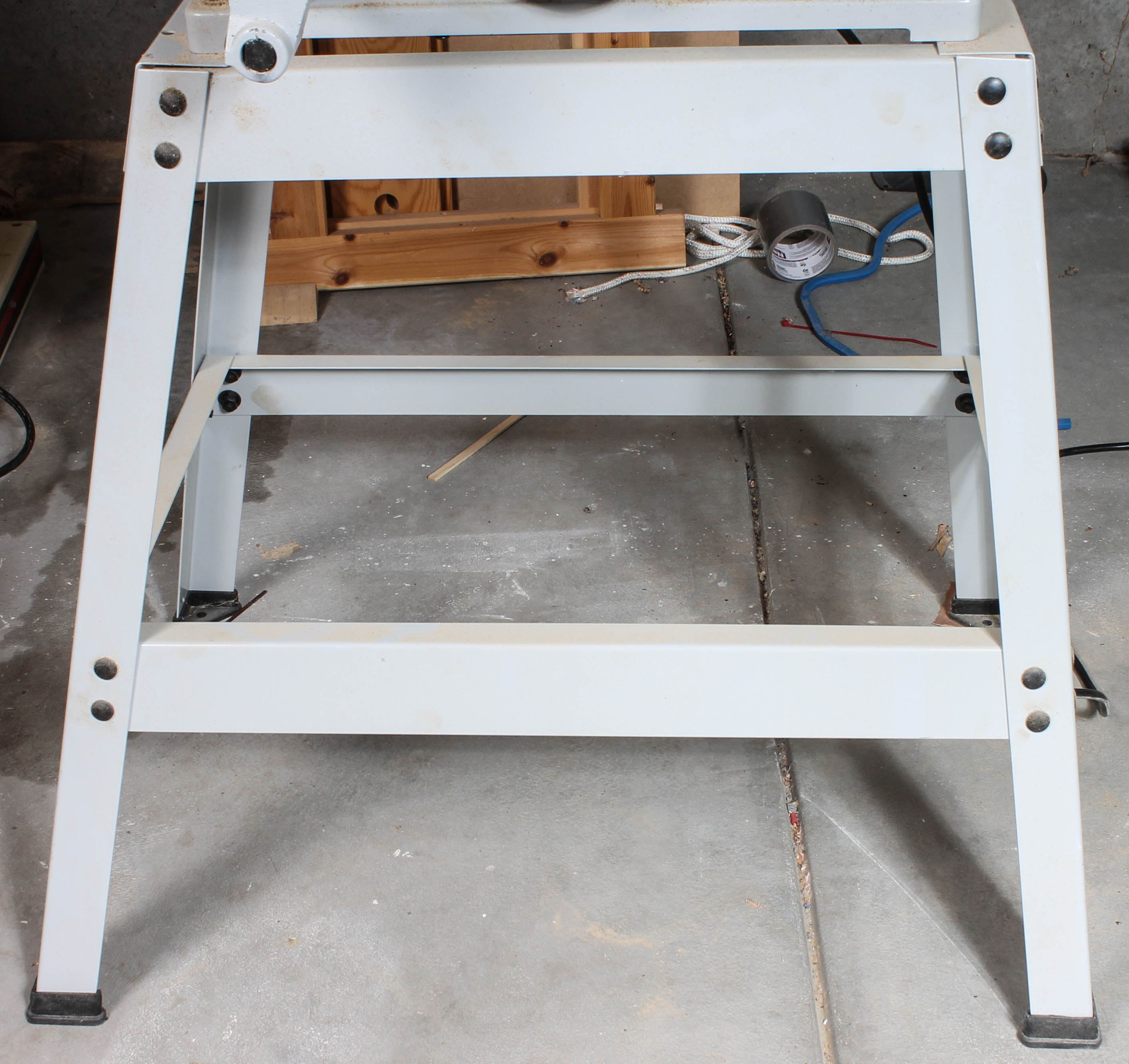 Delta Sanding Table with Stand