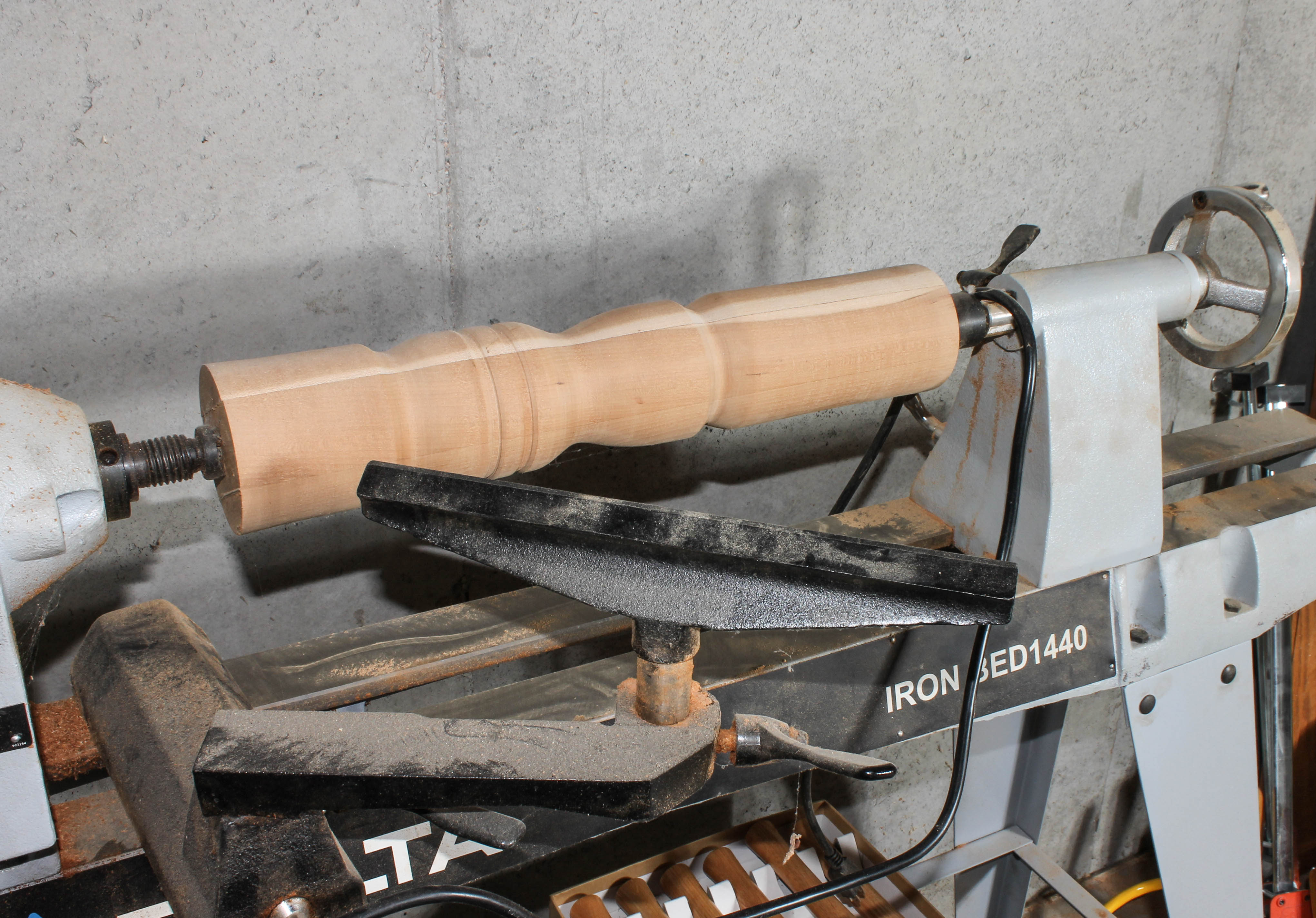 Delta 14'' Iron Bed1440 Woodworking Lathe