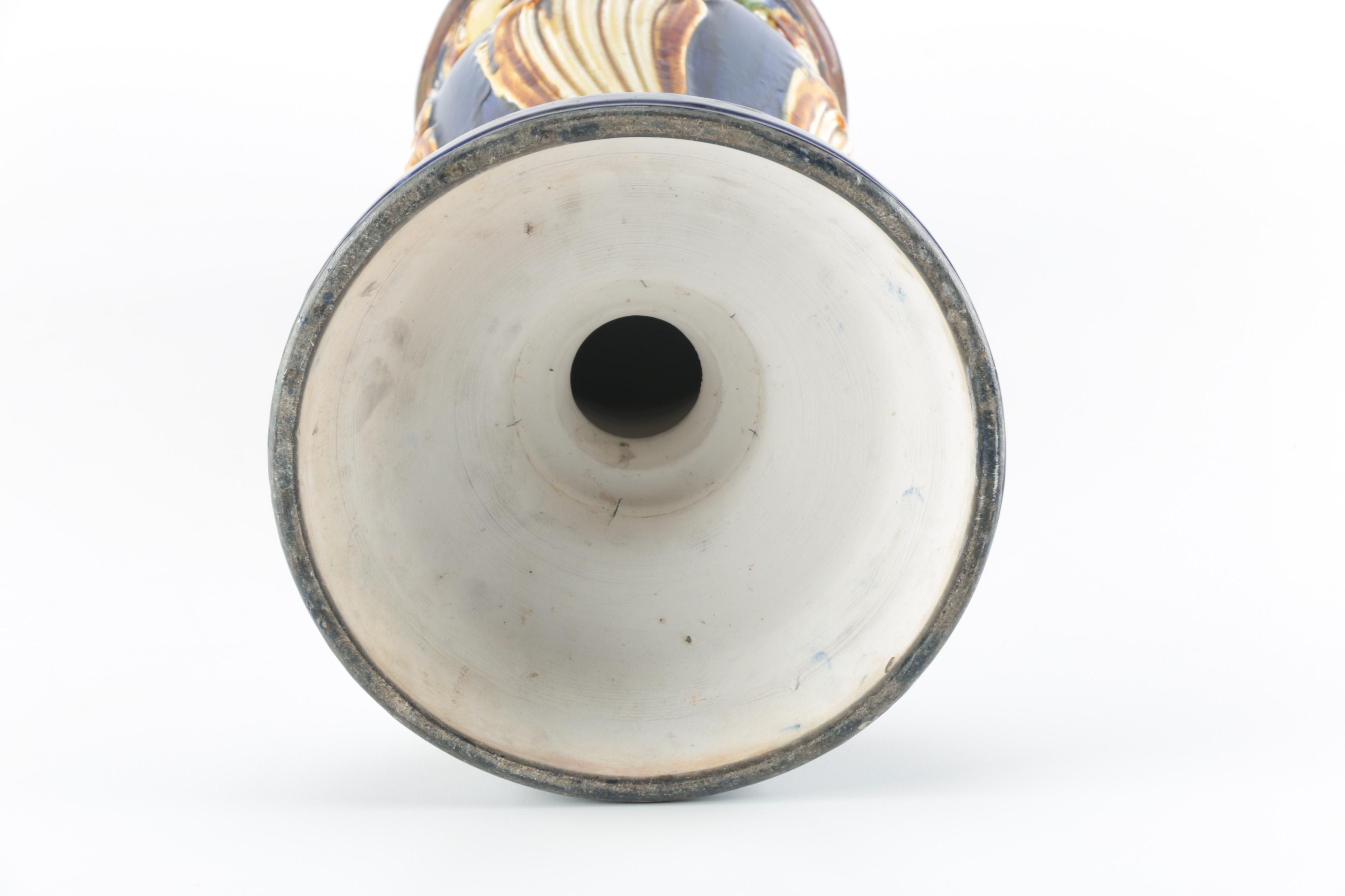 Ceramic Pedestal Stand