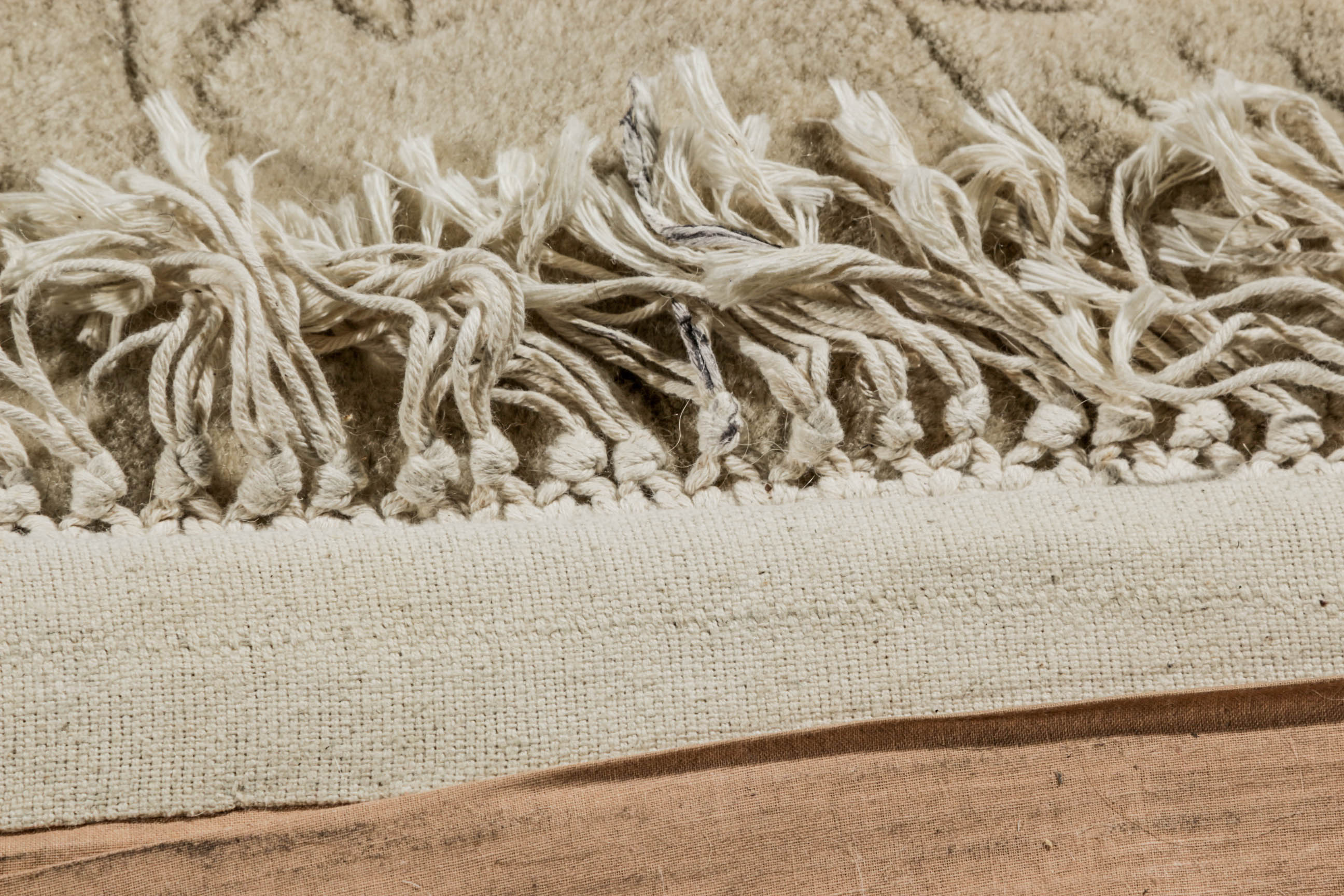 Machine Made Connoisseur Collections Area Rug