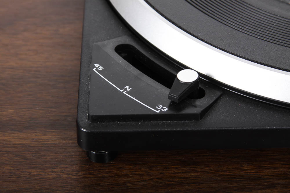 Vintage Montgomery Ward AM/FM Stereo Receiver and Turntable